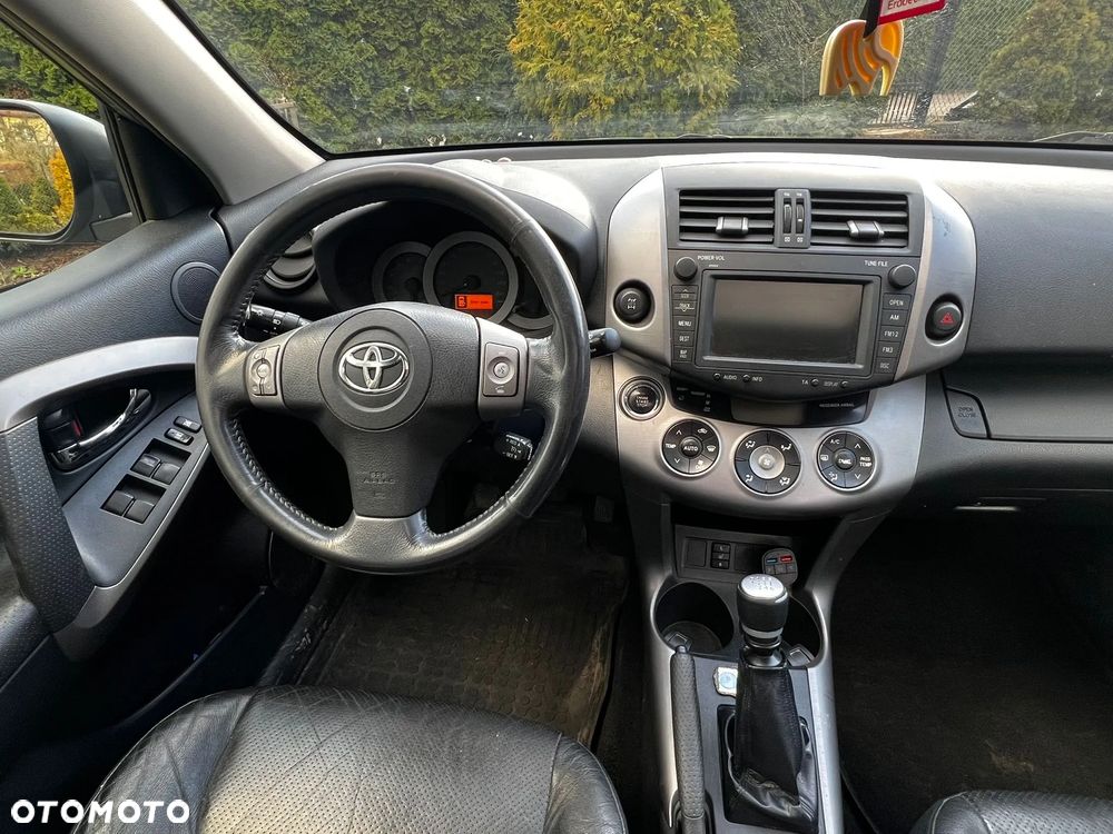 Toyota RAV4 2.2 D-4D X - 19