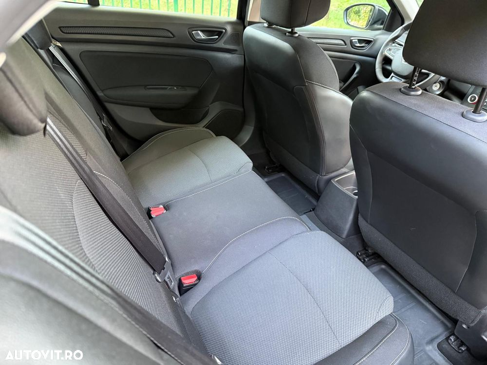 Renault Megane TCE GPF Life - 12