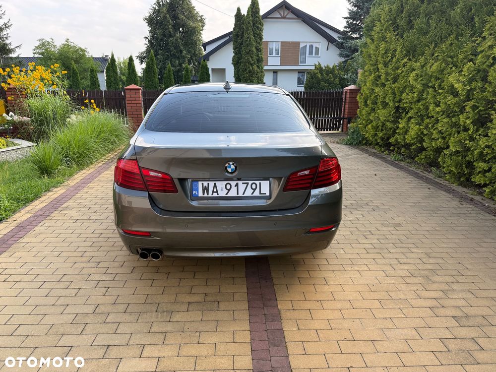 BMW Seria 5 520d xDrive - 12