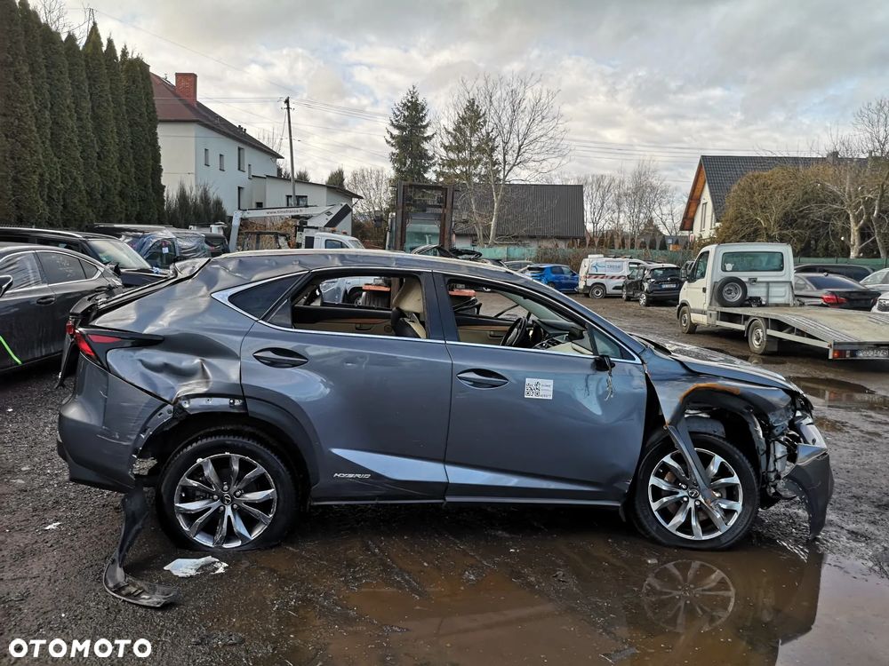 Lexus NX 300h E-FOUR Executive Line - 25