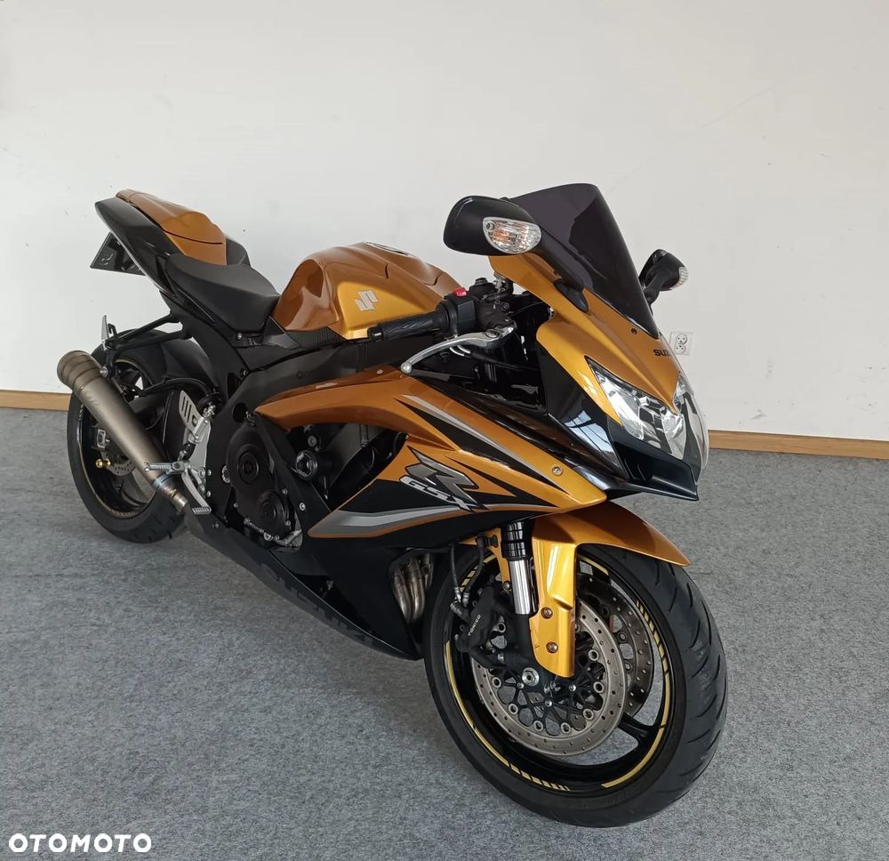 Suzuki GSX-R - 1