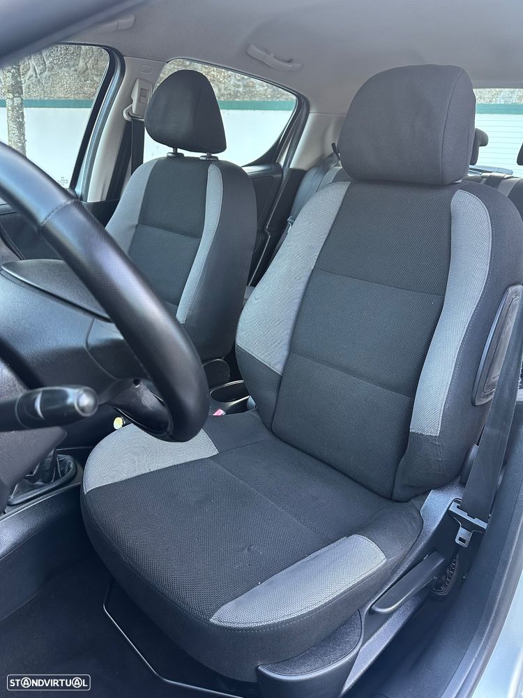 Peugeot 207 1.4 HDi Premium - 6
