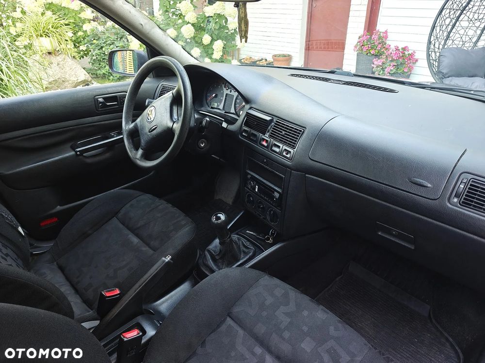 Volkswagen Golf - 11