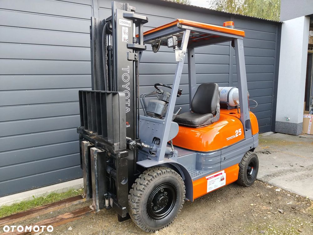 Toyota 6FGF25 - 6