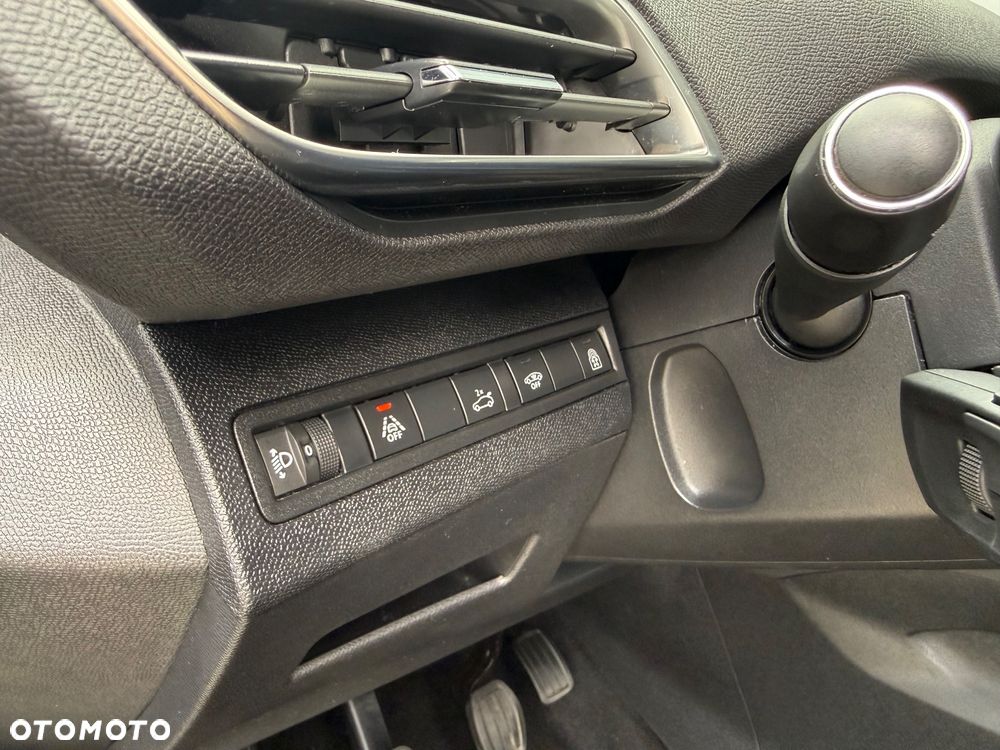 Peugeot 3008 1.2 PureTech Allure S&S - 29