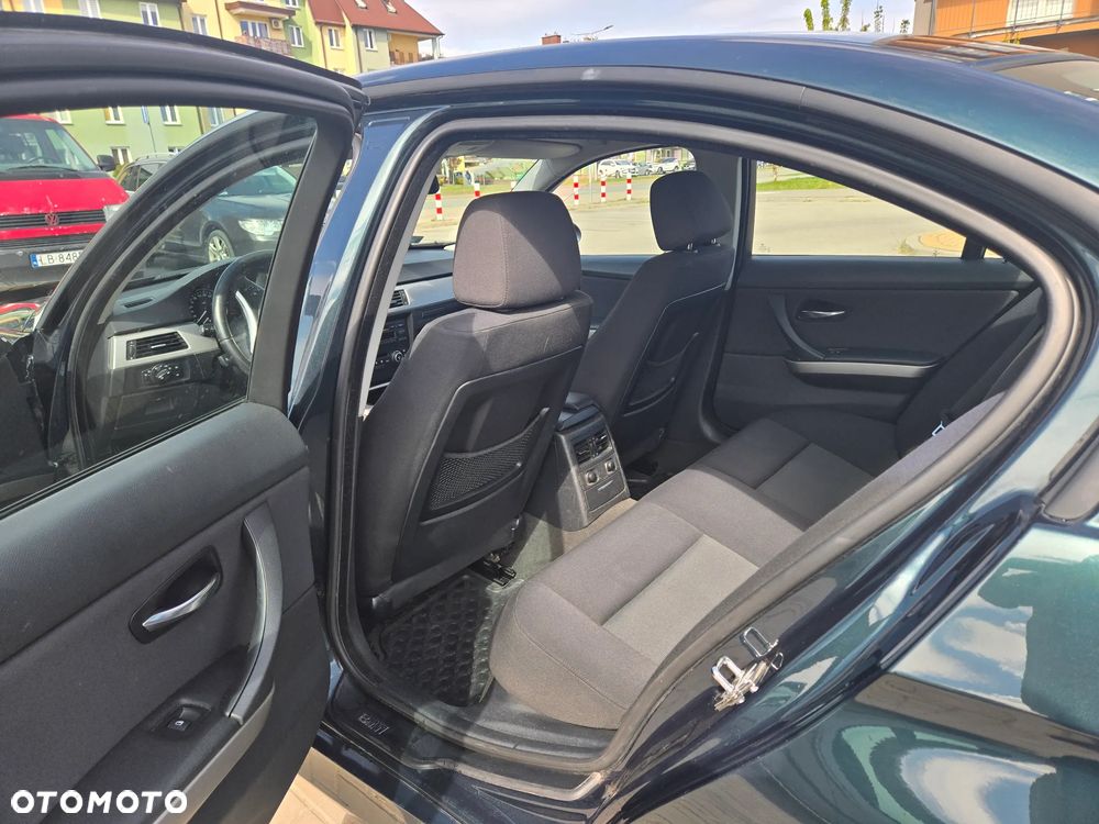 BMW Seria 3 318i - 7