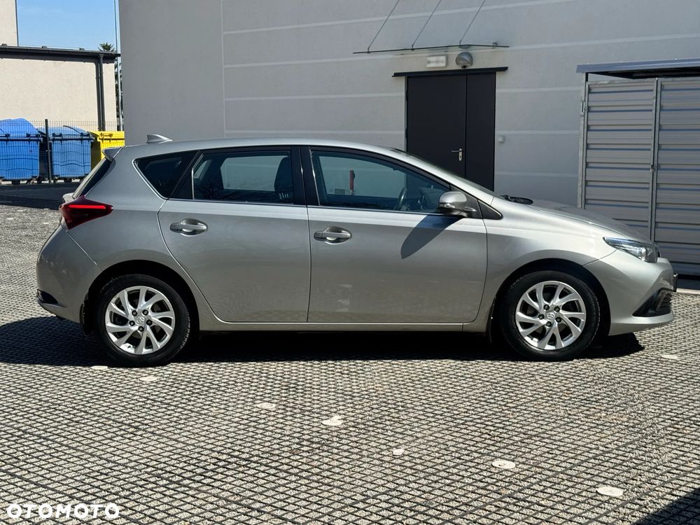 Toyota Auris 1.6 Premium MS - 15