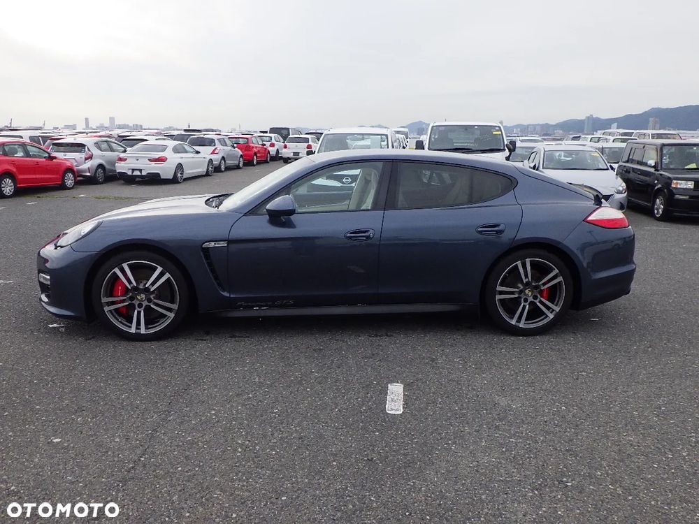 Porsche Panamera GTS PDK - 21
