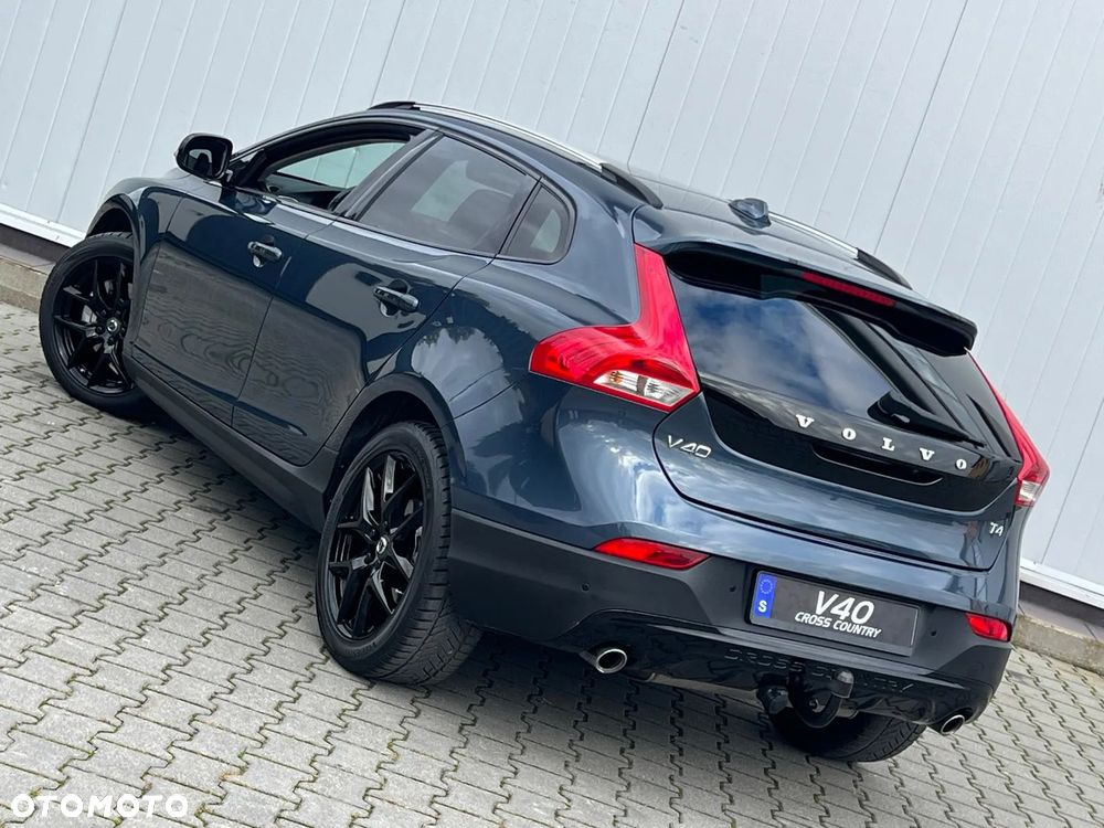 Volvo V40 Cross Country - 6