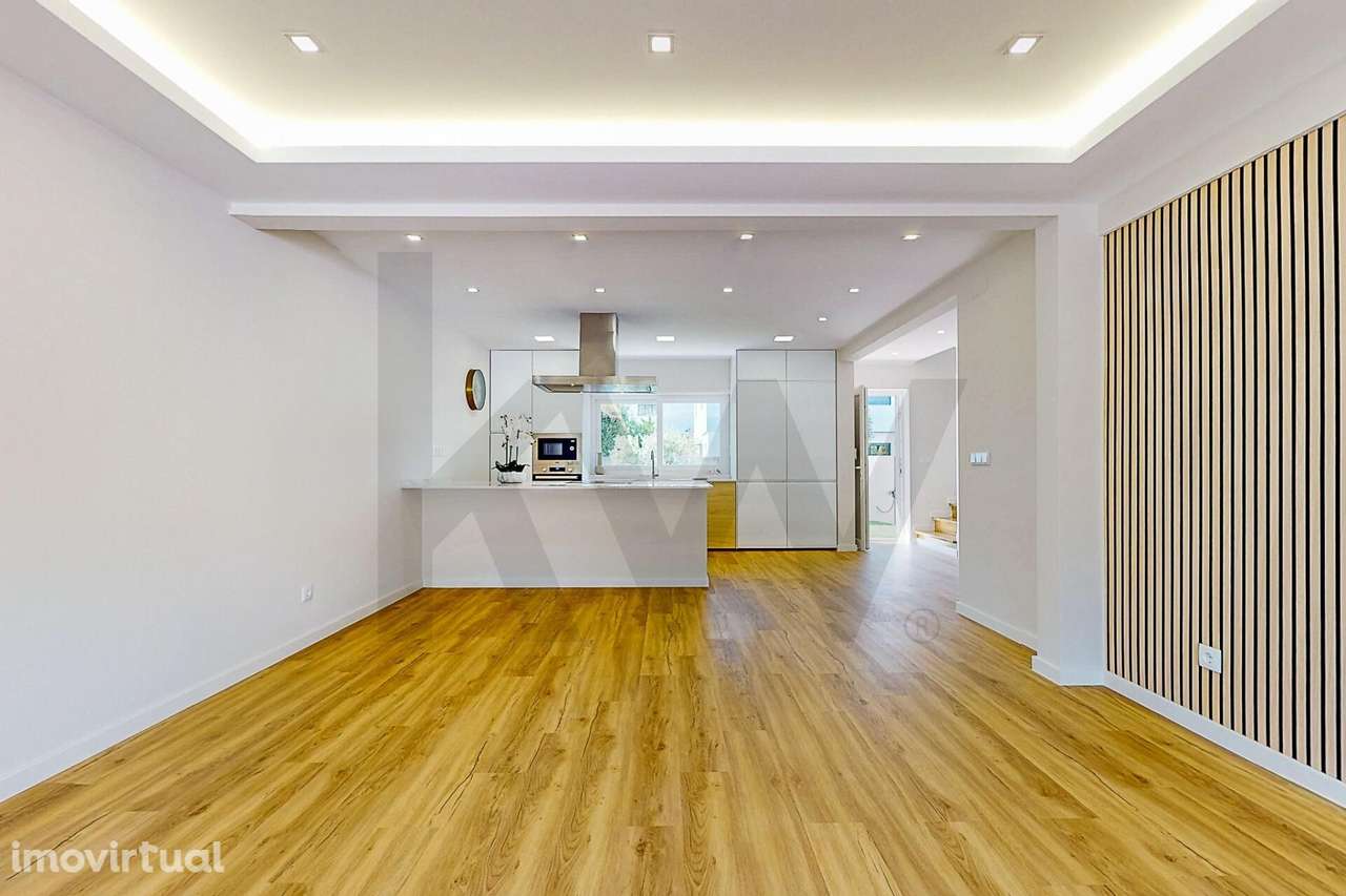 Moradia totalmente recuperada e remodelada, em Caxias - Grande imagem: 4/34