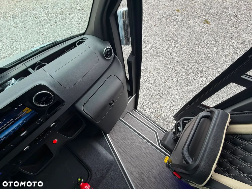Mercedes-Benz Sprinter 519 - 24