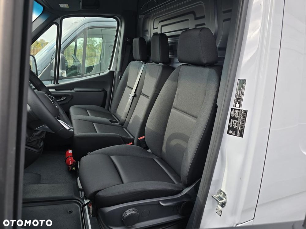 Mercedes-Benz Sprinter - 9