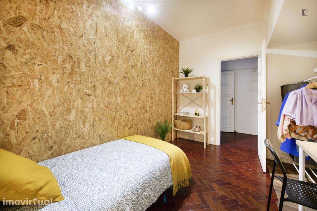 Quarto - localizado em Intendente Lisbon - Grande imagem: 3/28