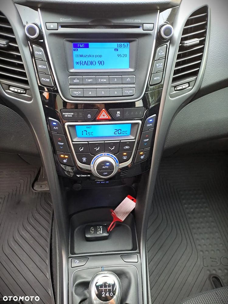 Hyundai i30 blue 1.6 GDI YES Gold - 30