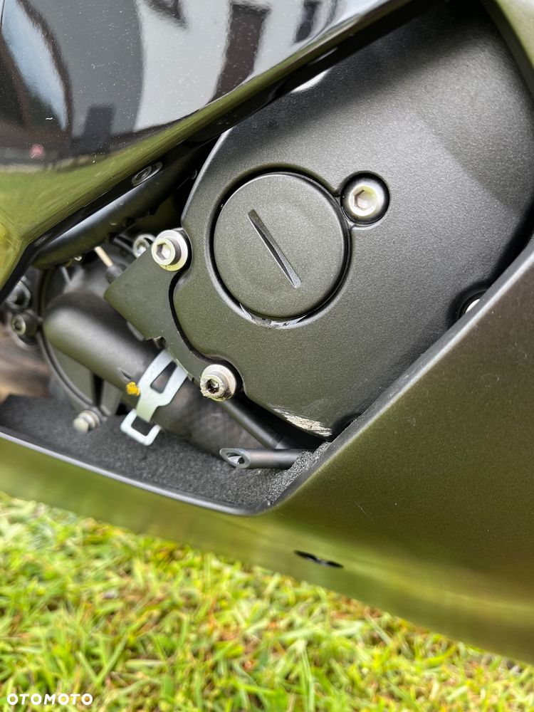 Yamaha R6 - 9