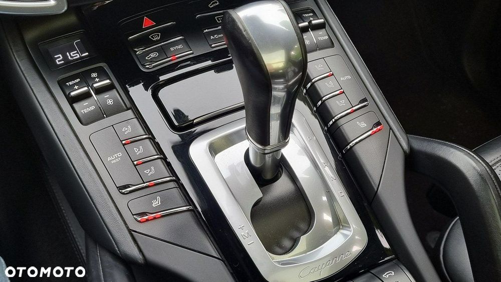 Porsche Cayenne - 16