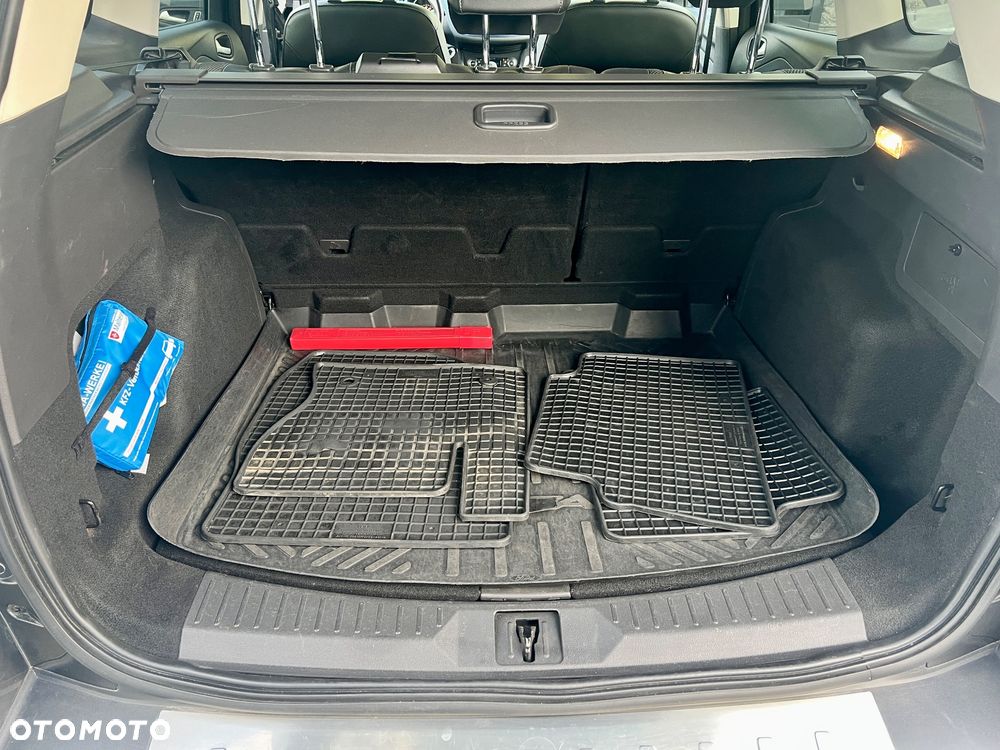 Ford Kuga 2.0 TDCi 4x4 Titanium - 27
