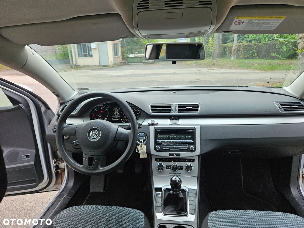 Volkswagen Passat 1.6 TDI BlueMotion - 11