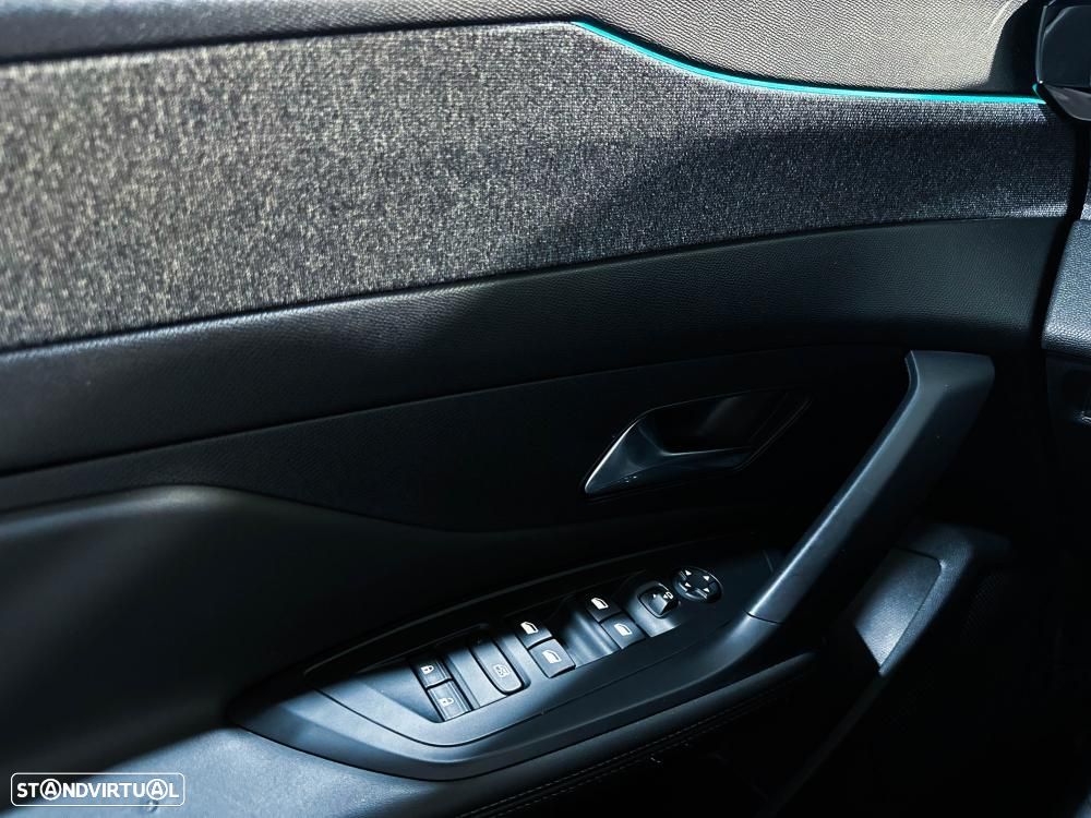 Peugeot 408 1.2 PureTech Allure Pack EAT8 - 31