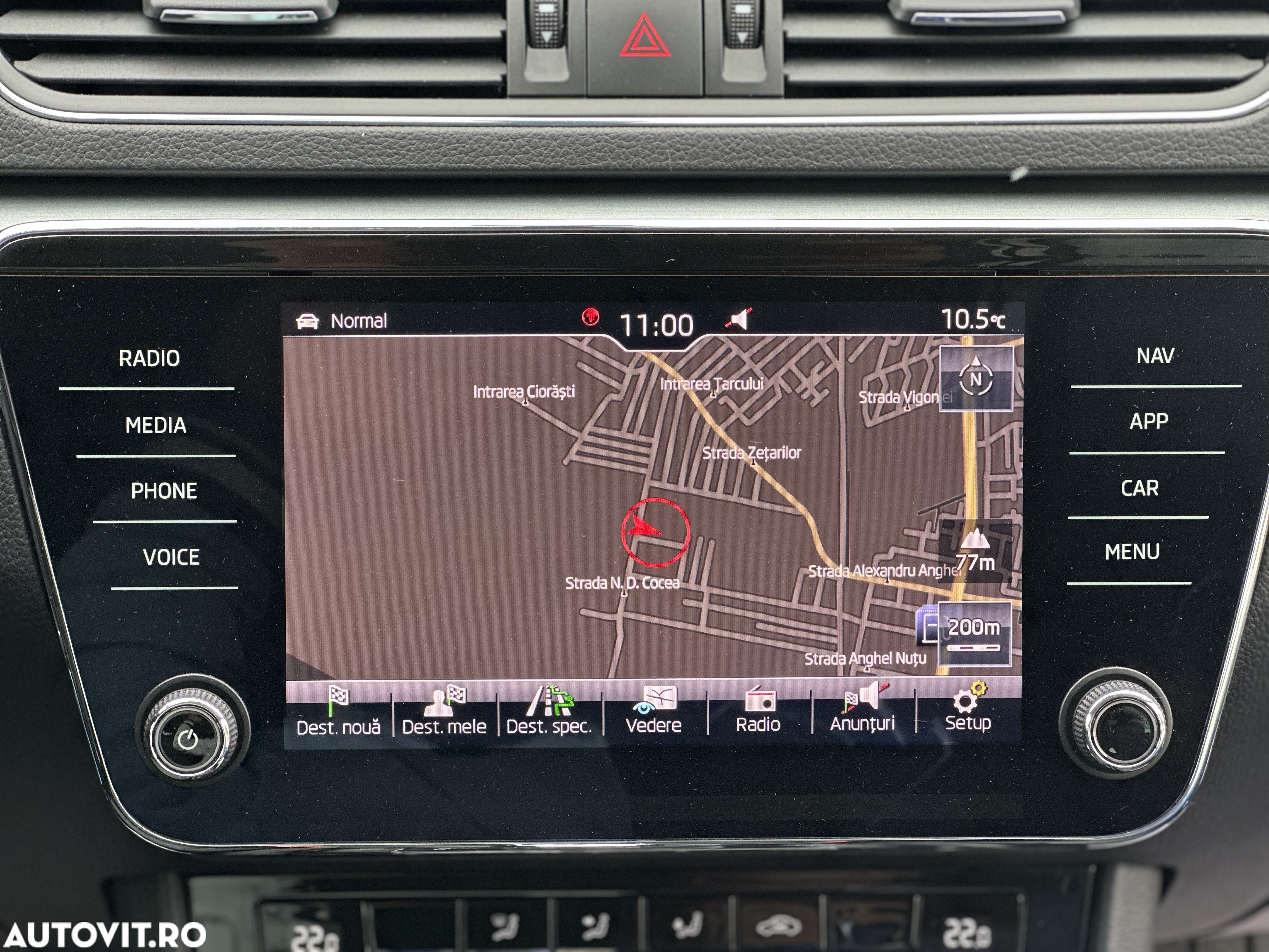 Skoda Superb Combi 2.0 TDI DSG Ambition - 14