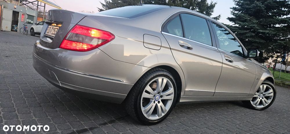 Mercedes-Benz Klasa C ver-180-blueefficiency-7g--tronic-avantgarde - 4