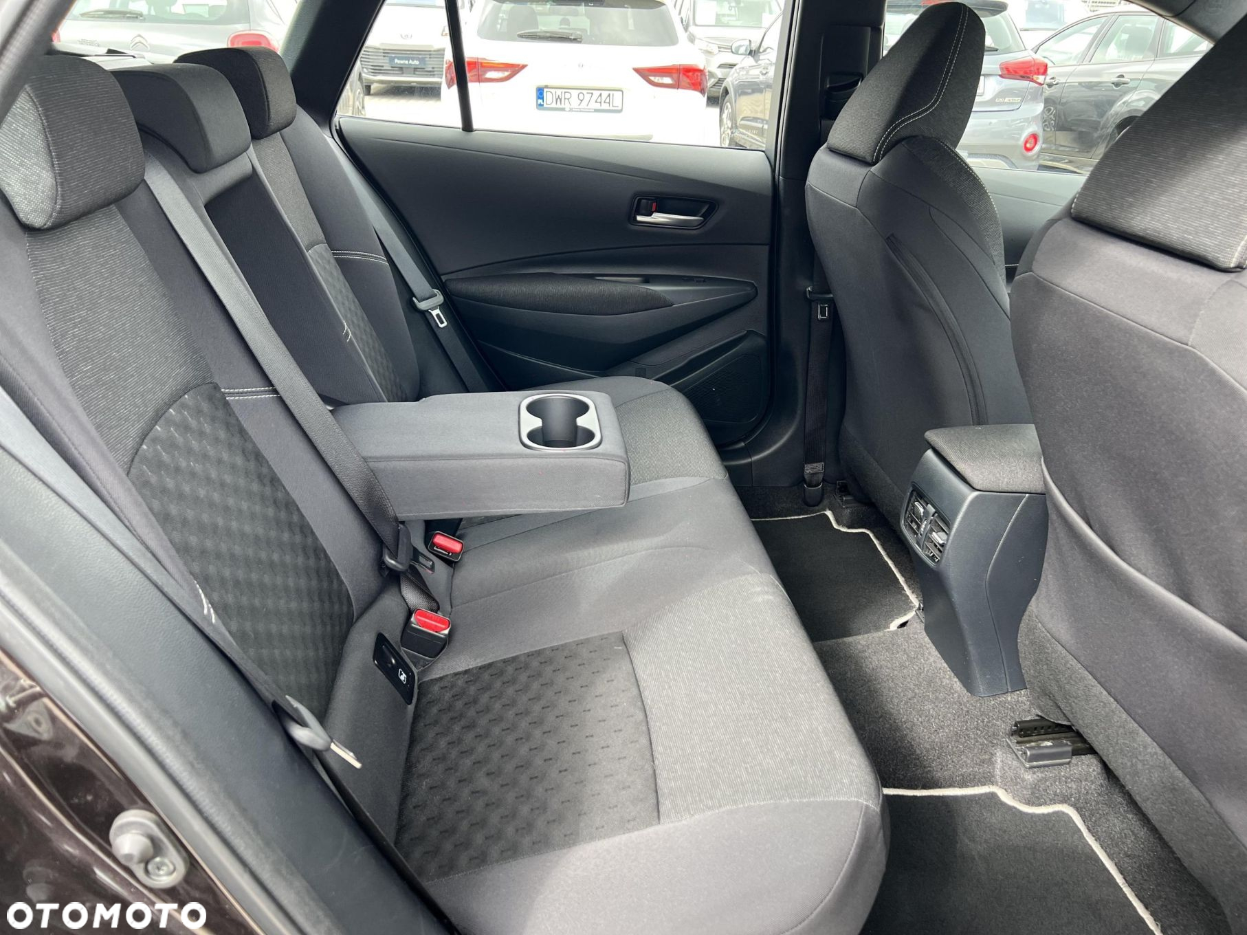 Toyota Corolla - 10