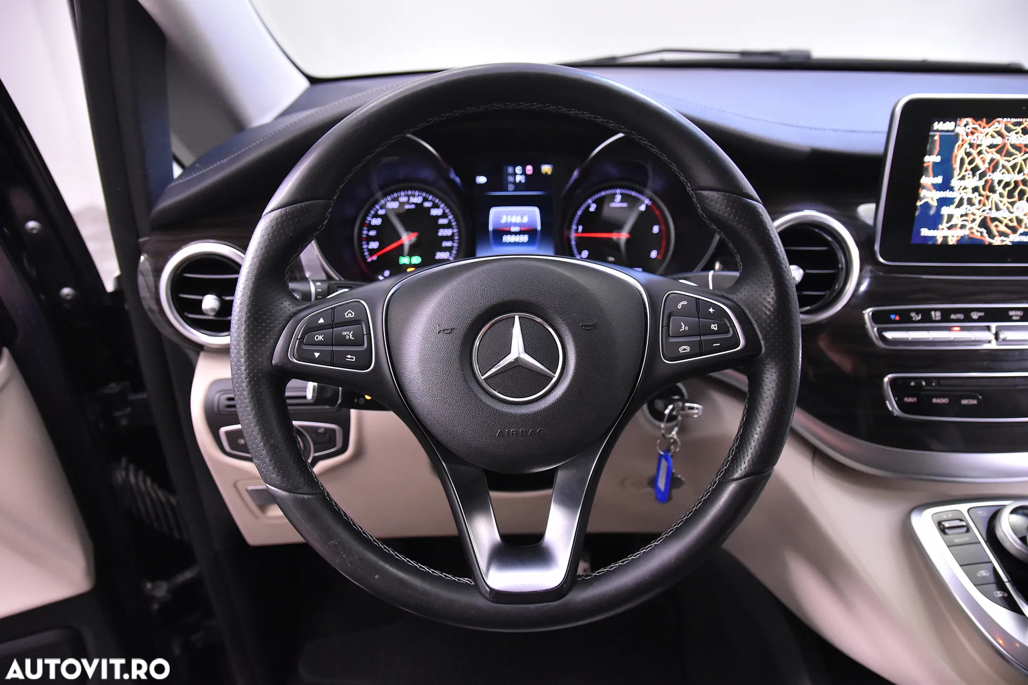 Mercedes-Benz V - 16