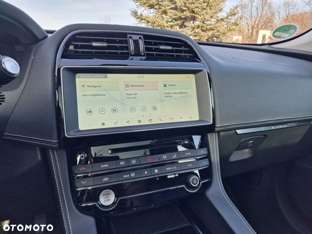 Jaguar F-Pace 20d AWD R-Sport - 22