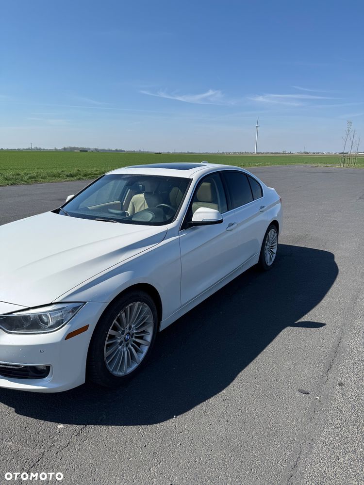 BMW Seria 3 328i Sport-Aut Luxury Line - 2