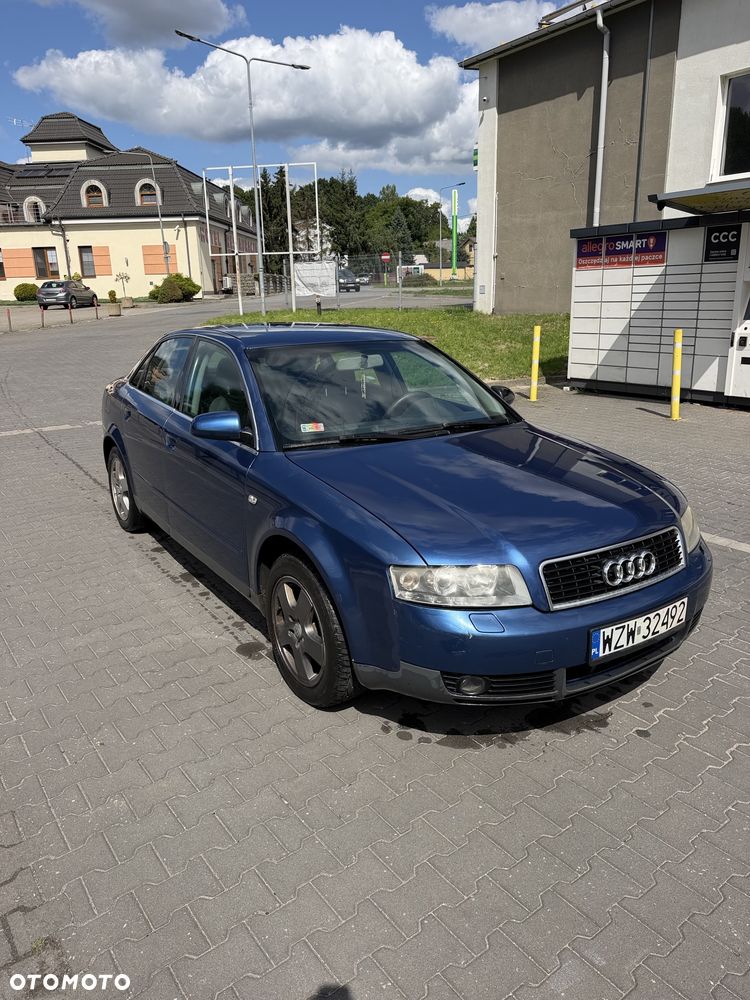 Audi A4 Limousine - 1