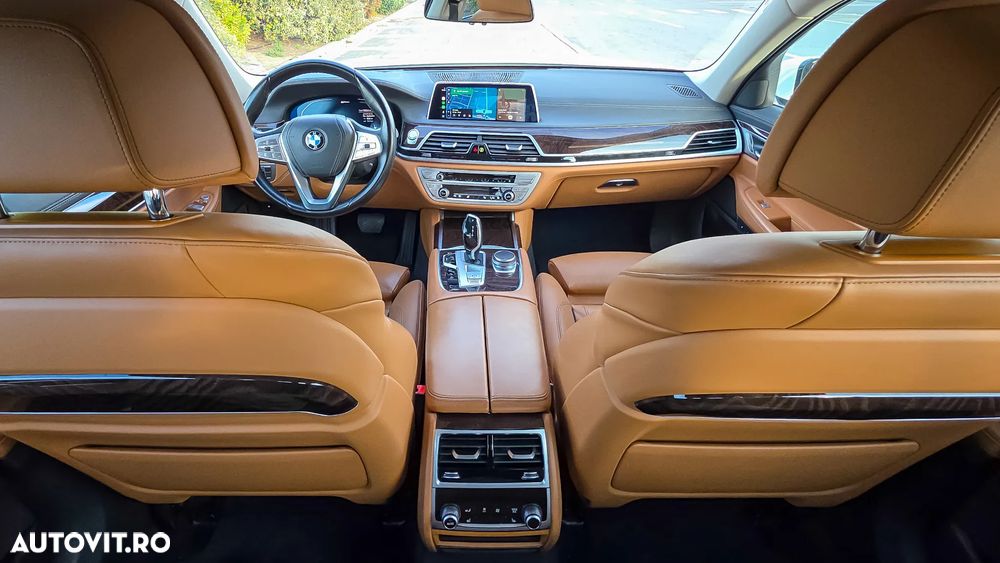 BMW Seria 7 745e - 9