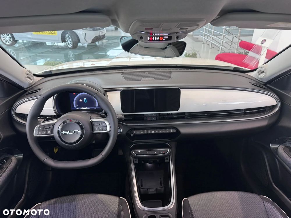 Fiat 600 1.2 Turbo Icon eDCT - 11