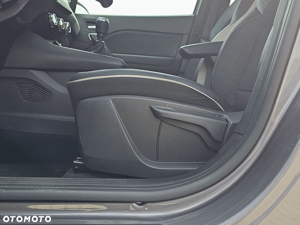 Renault Captur - 24