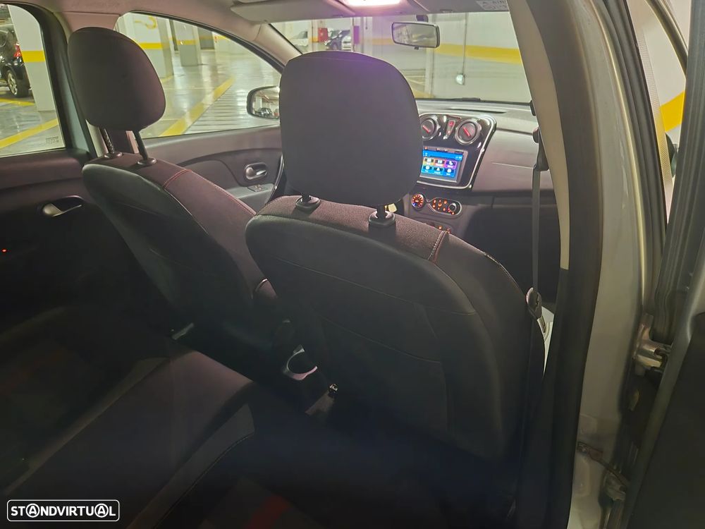 Dacia Sandero 0.9 TCe Stepway - 32