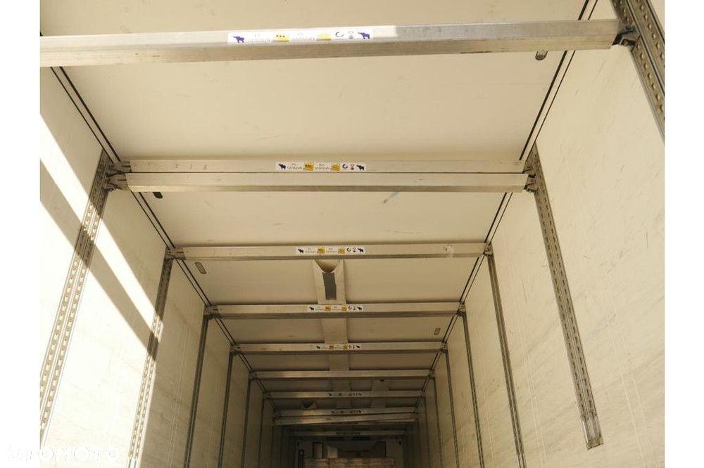 Schmitz Cargobull Trailer Reefer Flower Width & Double Stock Straight - 13