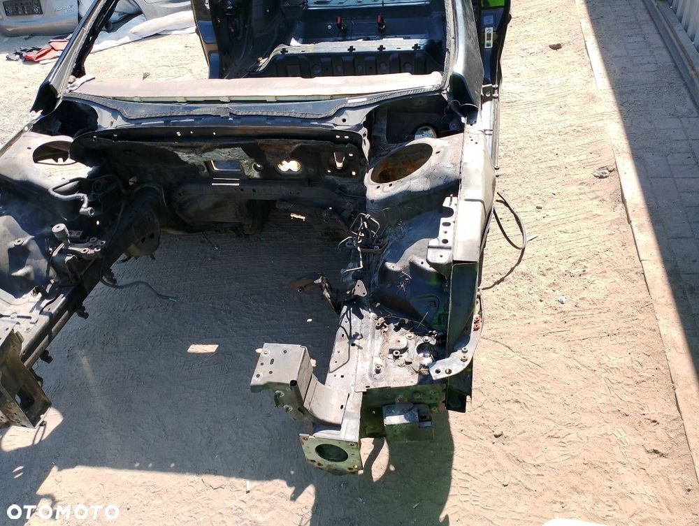 ĆWIARTKA PODŁUŻNICA LEWY PRZÓD PEUGEOT 407 I - 2