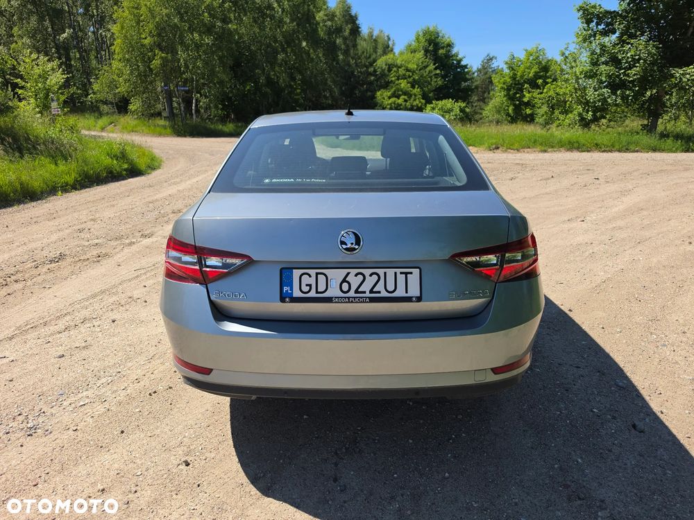 Skoda Superb 2.0 TDI Ambition DSG7 - 6