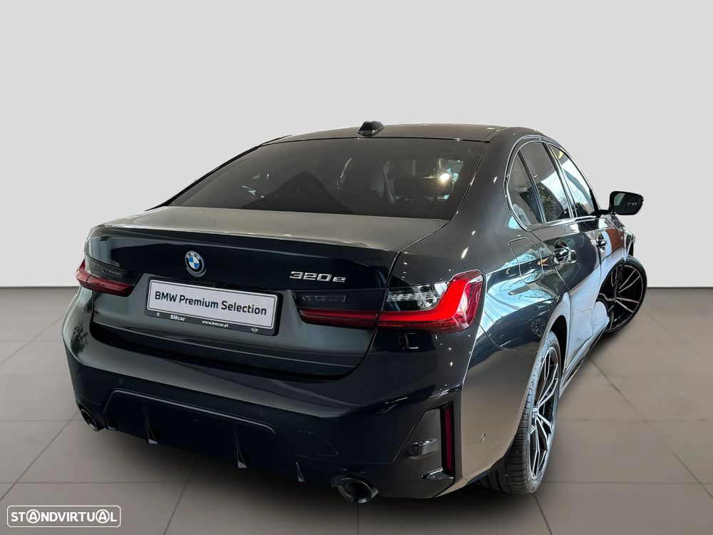 BMW 320 e Pack Desportivo M Auto - 4