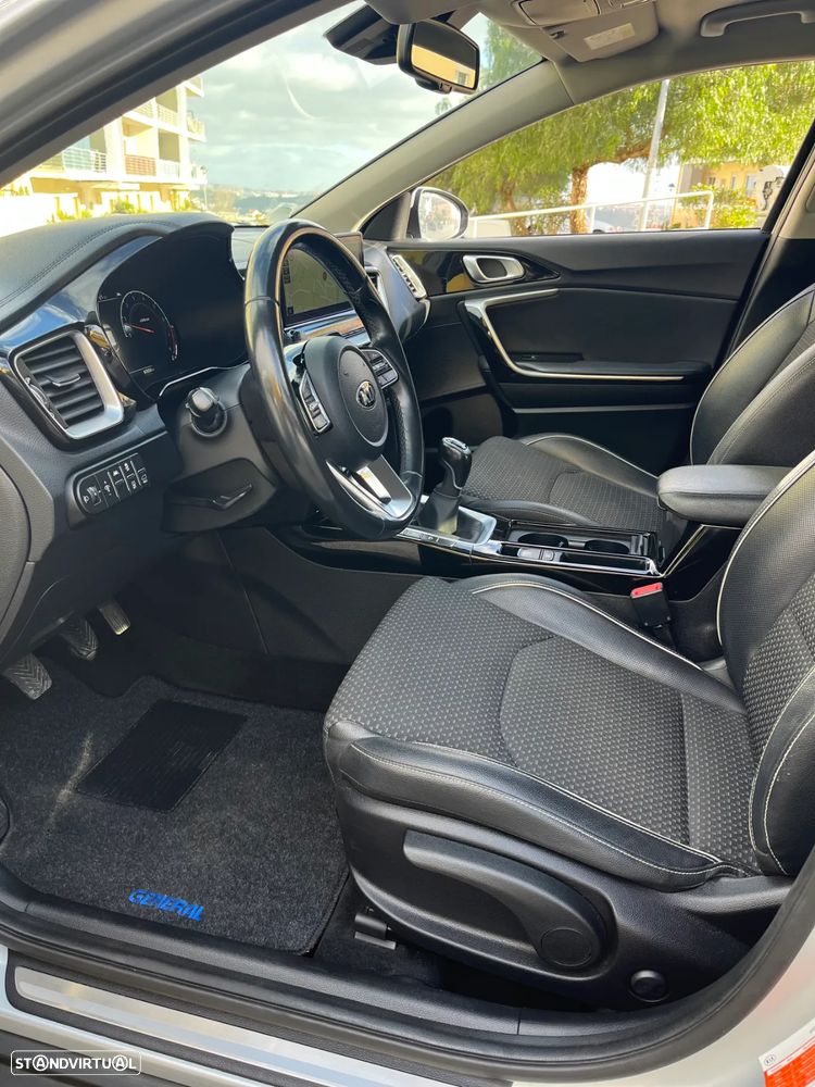 Kia XCeed 1.4 T-GDI Tech - 13