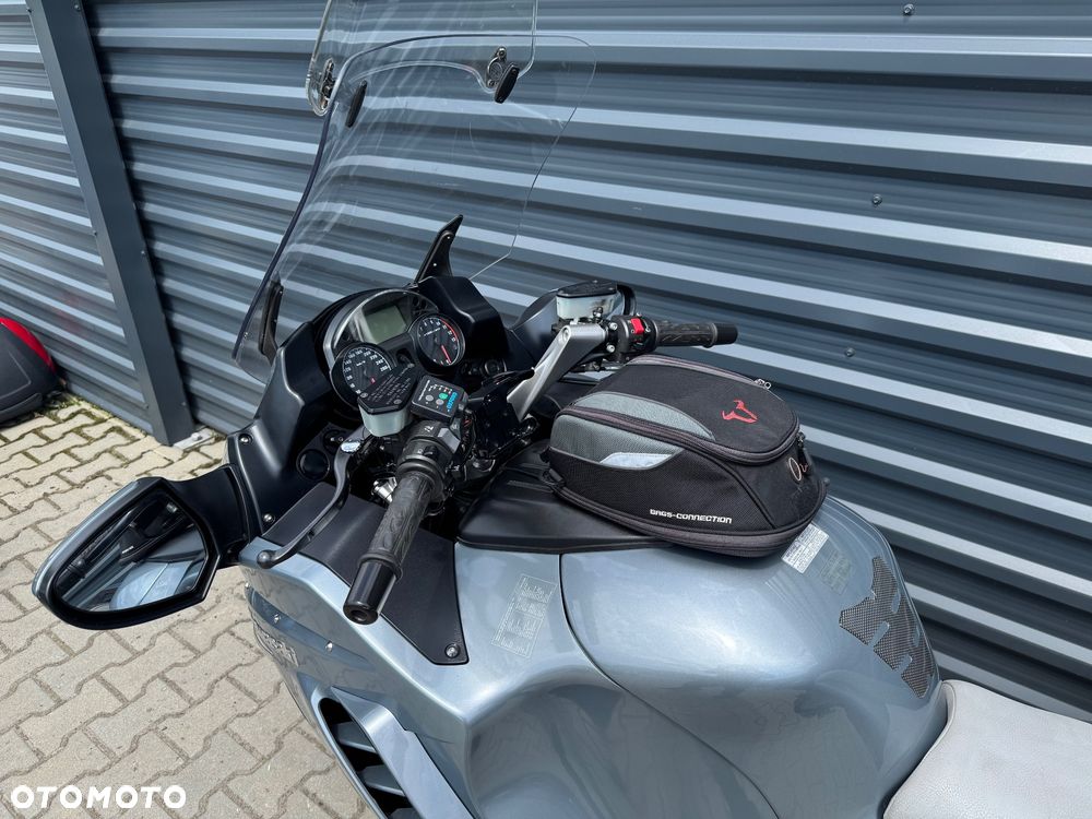 Kawasaki GTR - 9