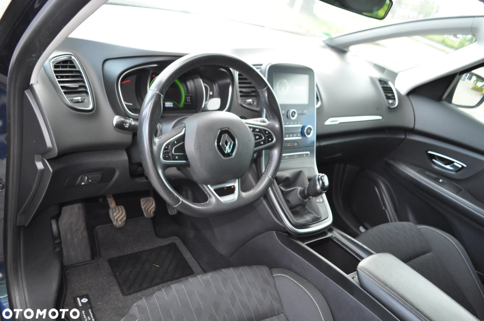 Renault Scenic TCe 140 GPF LIMITED - 25