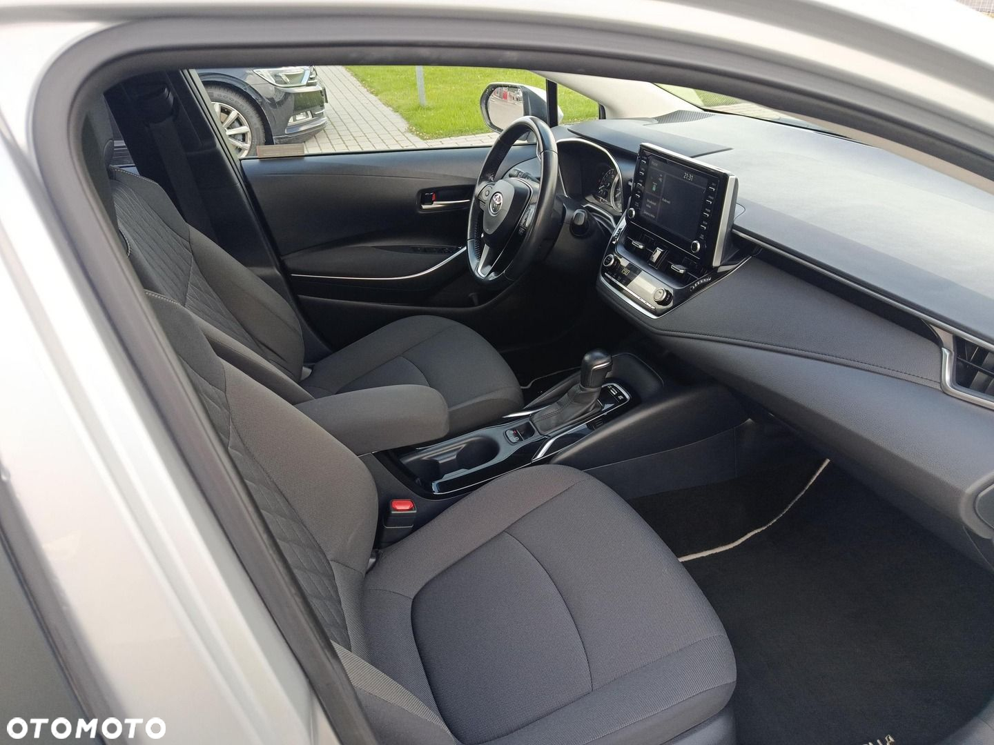 Toyota Corolla 1.8 Hybrid Comfort - 9