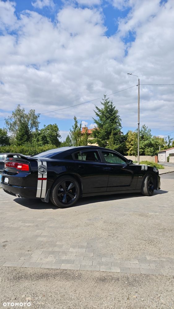 Dodge Charger 5.7 V8 RT - 13
