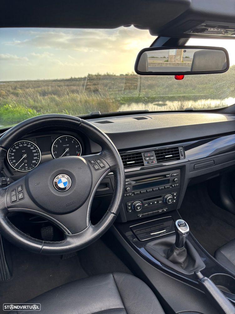 BMW 320 i Coupe - 9