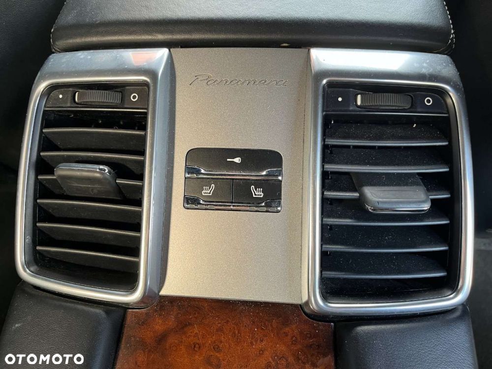 Porsche Panamera Turbo - 27