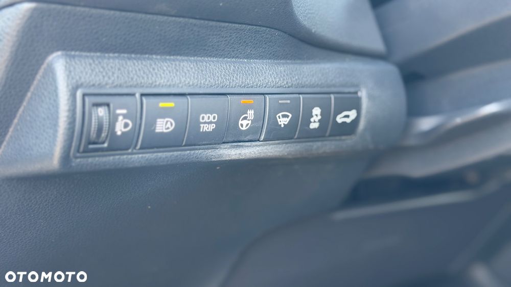 Toyota Corolla 1.8 Hybrid Executive - 18