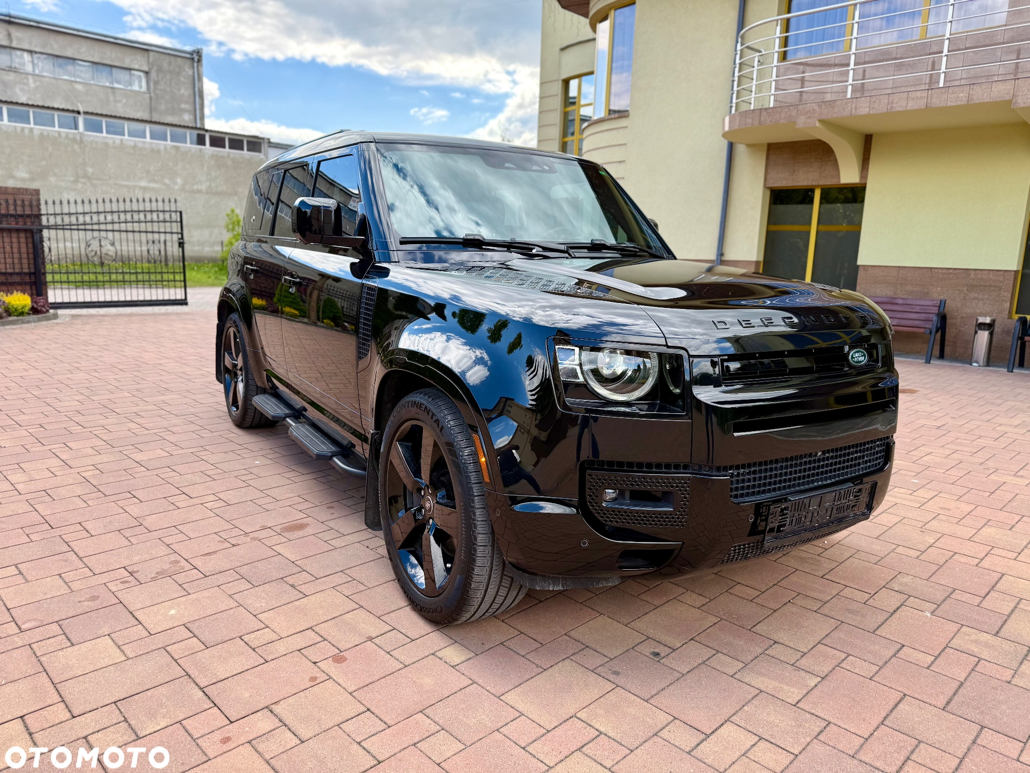 Land Rover Defender 110 P400 X-Dynamic S - 8