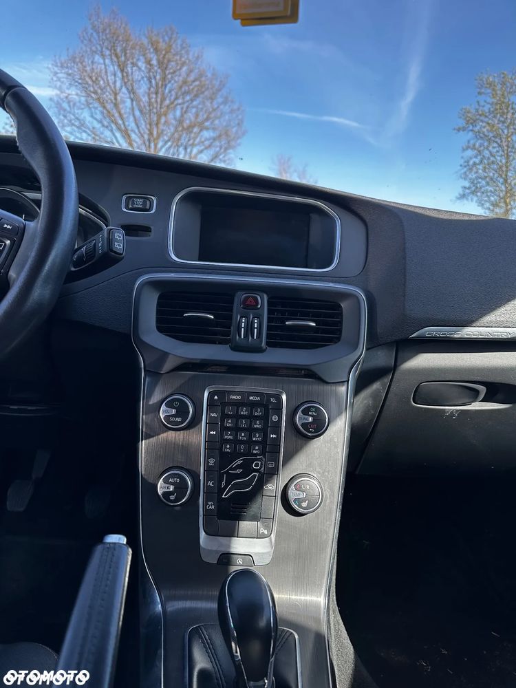 Volvo V40 Cross Country D2 Momentum - 12