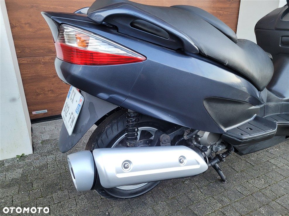 Suzuki Burgman - 28