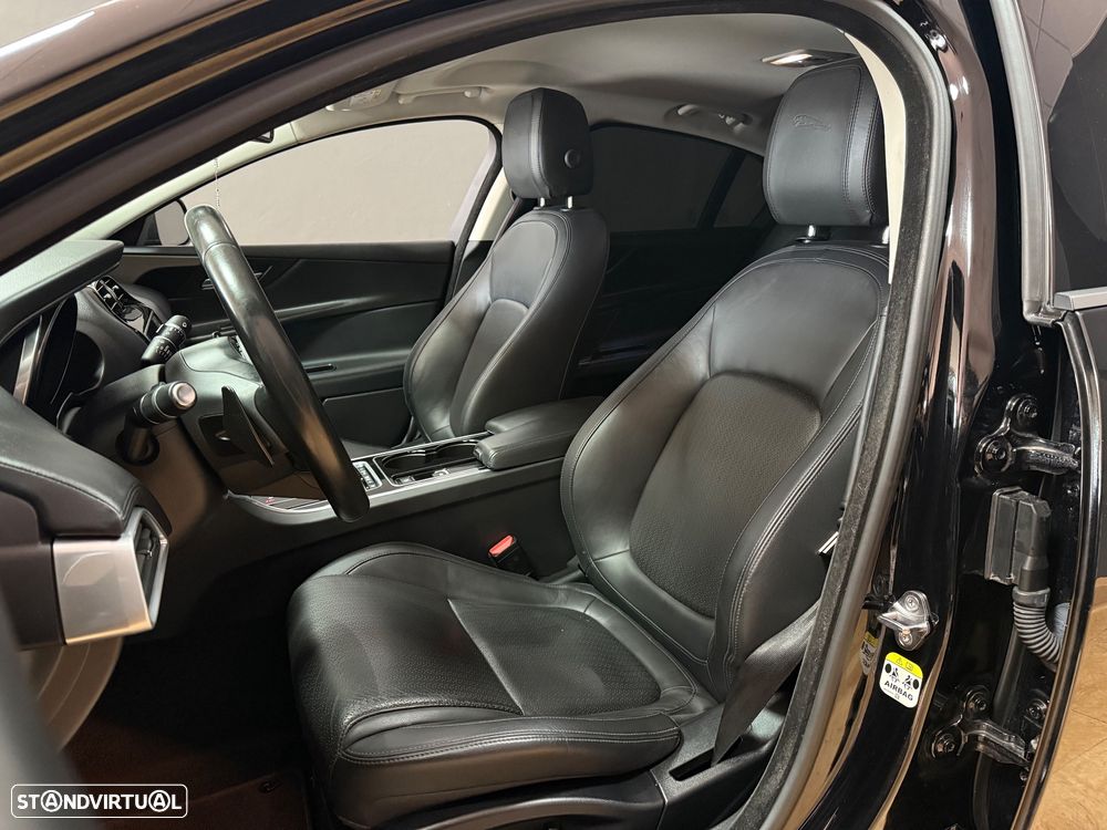Jaguar XE 2.0 D Portfolio Aut. - 8